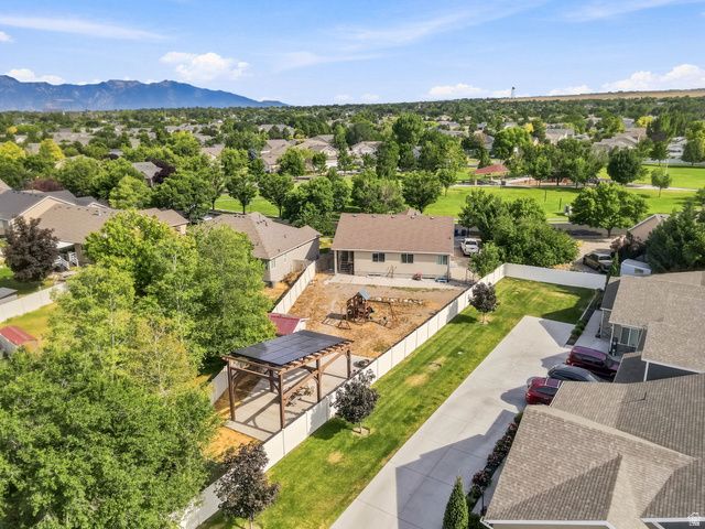 6992 W HUNTER VALLEY DR, West Valley City, UT 84128