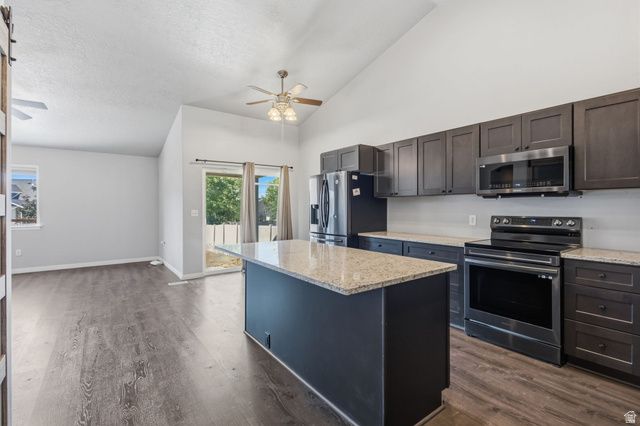 6992 W HUNTER VALLEY DR, West Valley City, UT 84128