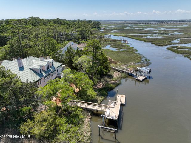 602 Mimosa Place, Oak Island, NC 28465