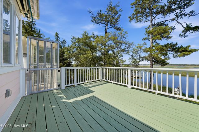 602 Mimosa Place, Oak Island, NC 28465
