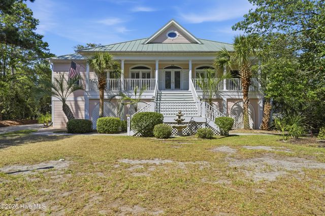 602 Mimosa Place, Oak Island, NC 28465