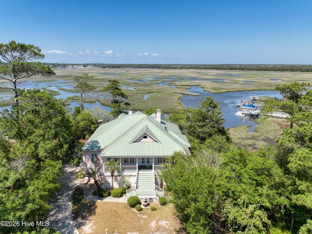 602 Mimosa Place, Oak Island, NC 28465