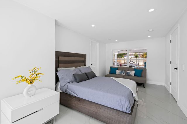 865 NE 23rd Ter, Pompano Beach, FL 33062