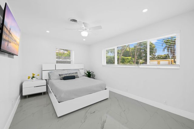 865 NE 23rd Ter, Pompano Beach, FL 33062