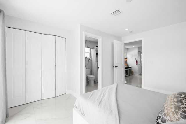 865 NE 23rd Ter, Pompano Beach, FL 33062