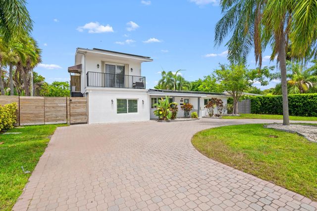 865 NE 23rd Ter, Pompano Beach, FL 33062