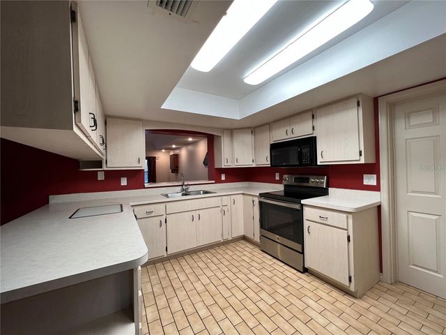 8605 CARACAS AVENUE S, Orlando, FL 32825