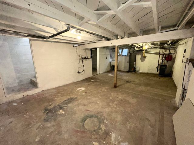 22800 cottage Drive, Southfield, MI 48033