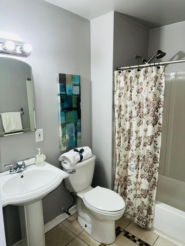 22800 cottage Drive, Southfield, MI 48033