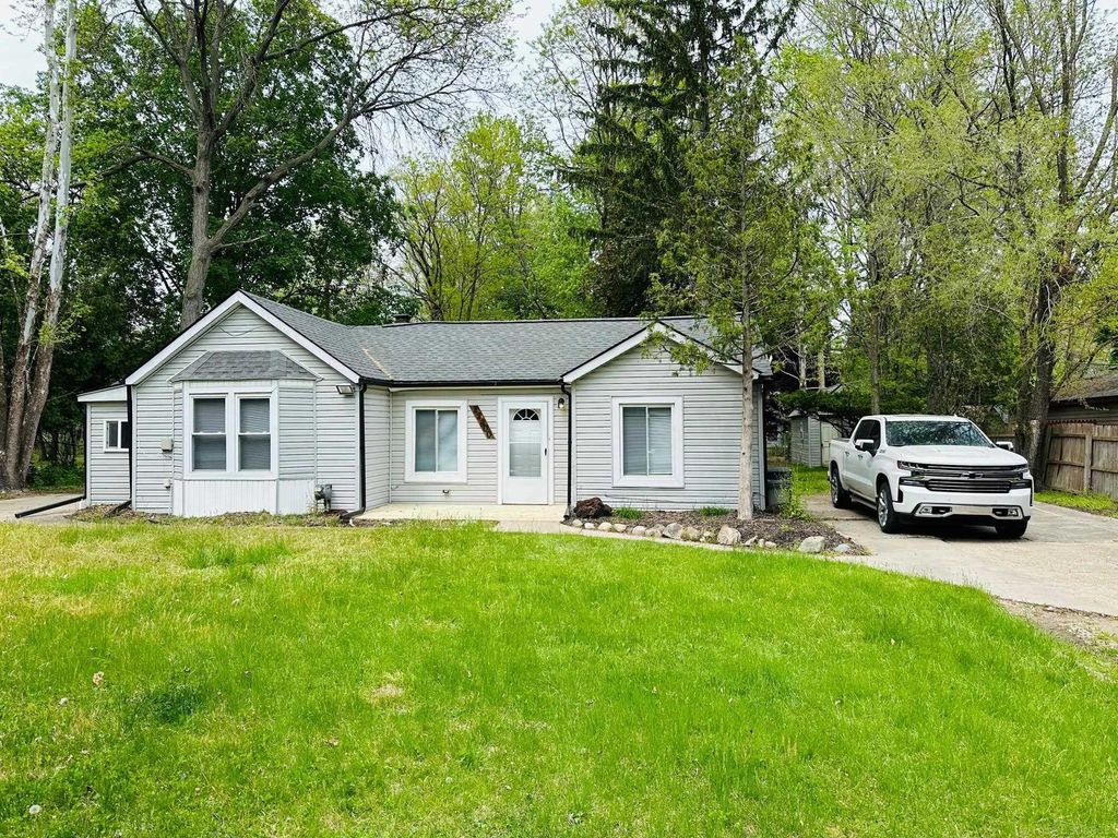 22800 cottage Drive, Southfield, MI 48033