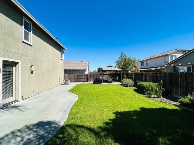 4638 Cherry Blossom Ln, Turlock, CA 95382
