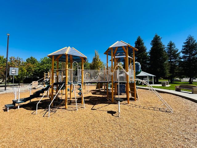 4638 Cherry Blossom Ln, Turlock, CA 95382