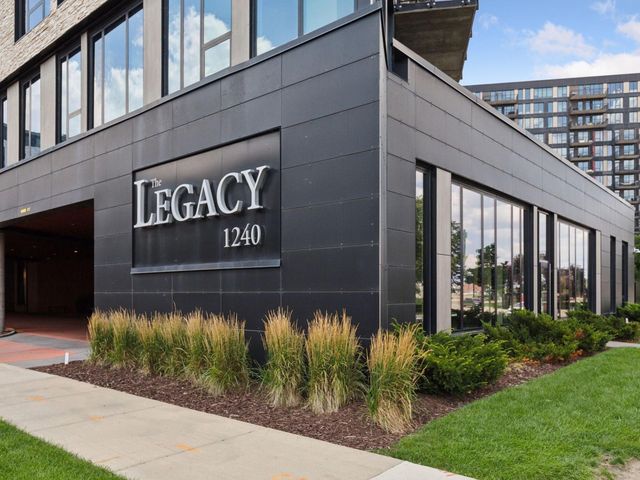 1240 S 2nd Street 828, Minneapolis, MN 55415
