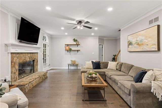 3069 Hillside Trail NE, Marietta, GA 30066