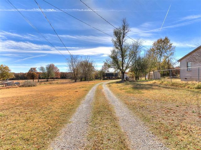 12694 Green Oak Drive, Choctaw, OK 73020