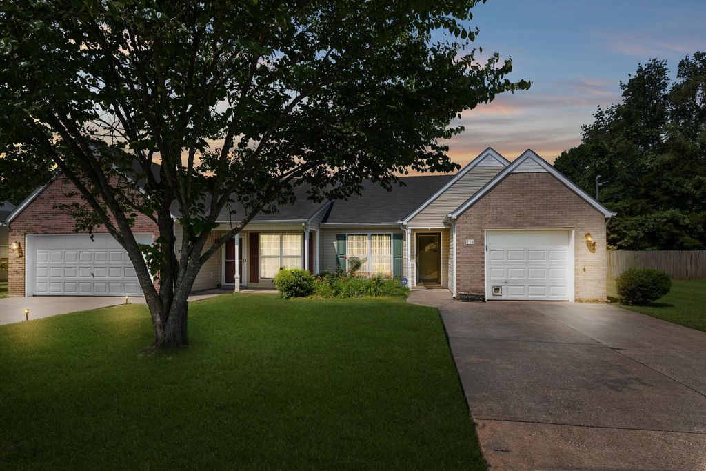 716 Dellwood Dr, Smyrna, TN 37167