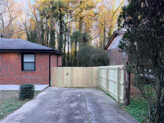 801 N Evelyn NW Place, Atlanta, GA 30318