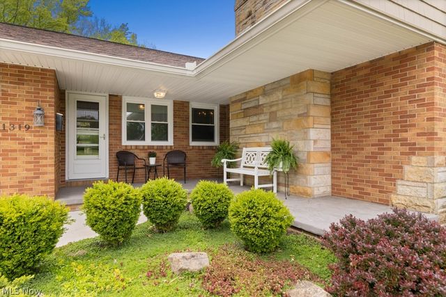1319 Glamorgan Street, Alliance, OH 44601