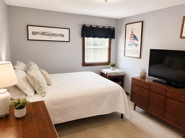 6 Gary Dr, Mattapoisett, MA 02739