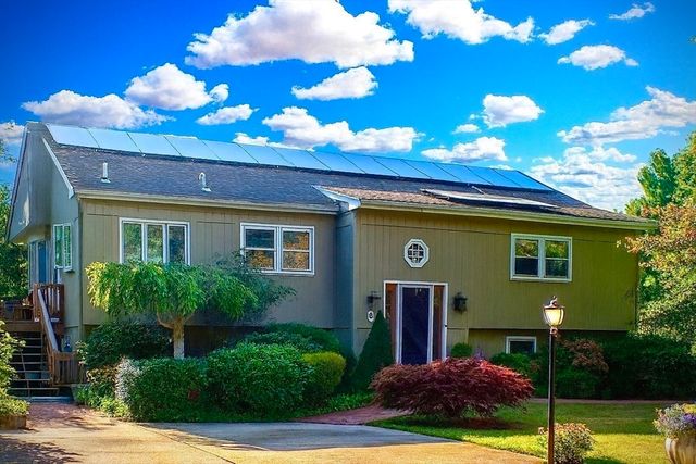 6 Gary Dr, Mattapoisett, MA 02739