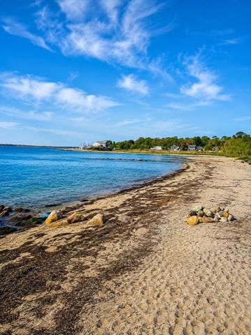 6 Gary Dr, Mattapoisett, MA 02739
