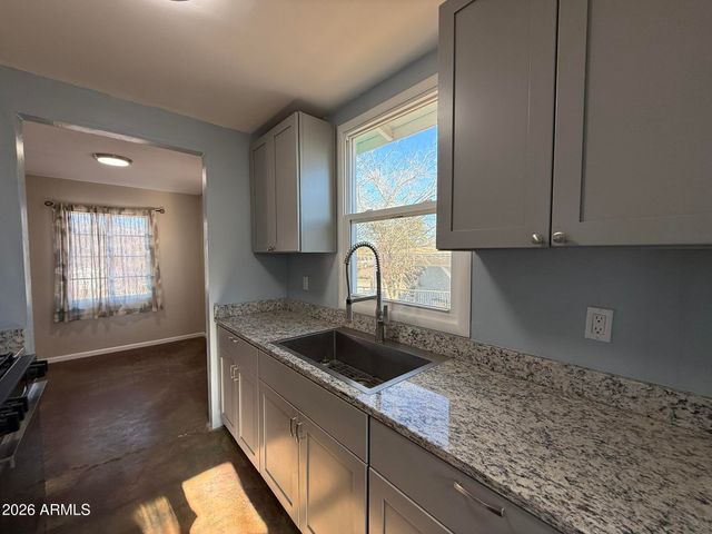 91 NEPTUNE Avenue, Bisbee, AZ 85603