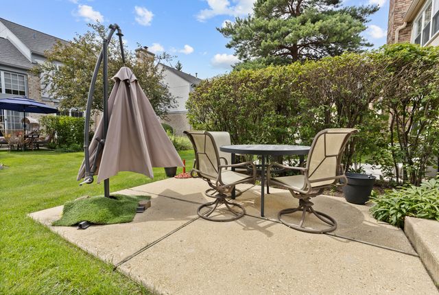 130 Chambord Court, Bloomingdale, IL 60108