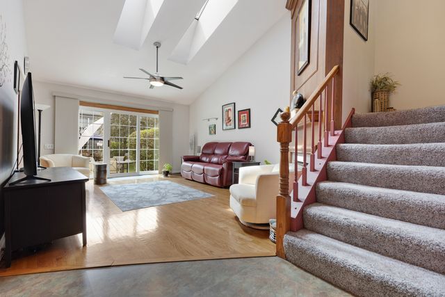 130 Chambord Court, Bloomingdale, IL 60108