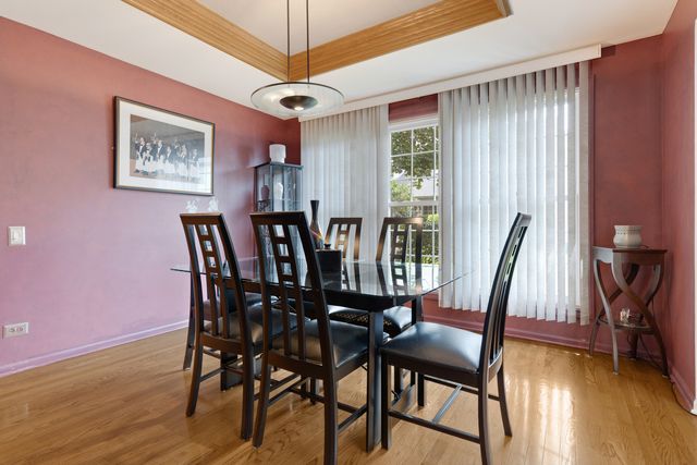 130 Chambord Court, Bloomingdale, IL 60108