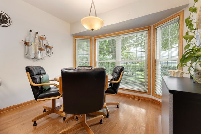 130 Chambord Court, Bloomingdale, IL 60108