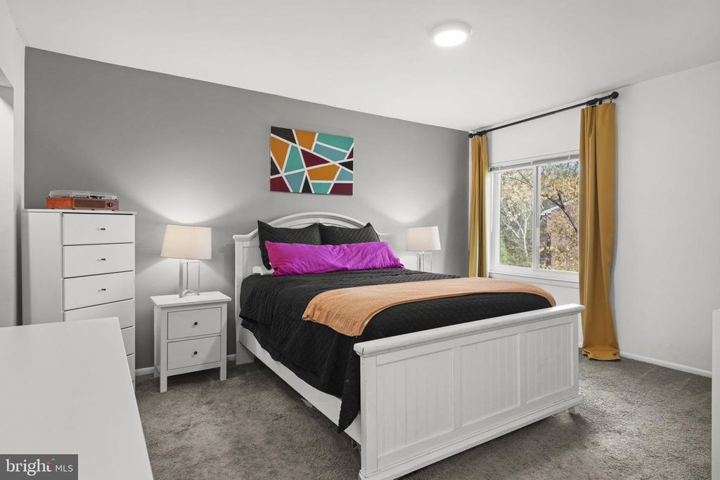 Image 10 of property listing at 11220 CHERRY HILL RD #254, Beltsville, MD 20705