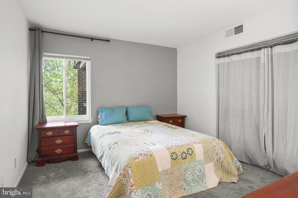 Image 12 of property listing at 11220 CHERRY HILL RD #254, Beltsville, MD 20705