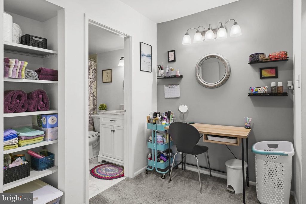 Image 14 of property listing at 11220 CHERRY HILL RD #254, Beltsville, MD 20705