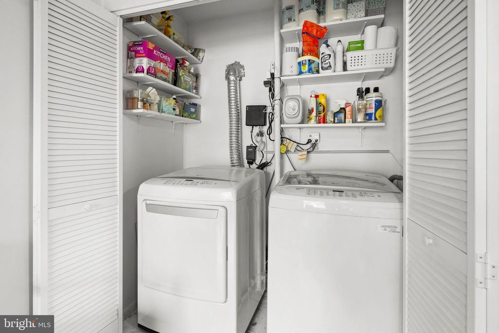 Image 19 of property listing at 11220 CHERRY HILL RD #254, Beltsville, MD 20705