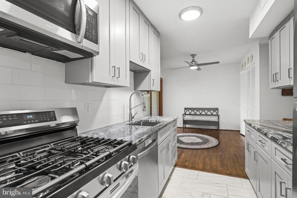 Image 3 of property listing at 11220 CHERRY HILL RD #254, Beltsville, MD 20705