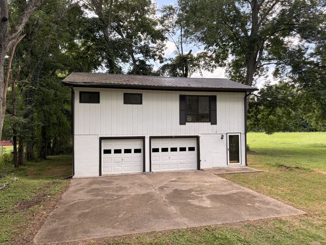 114 Tollgate Rd, Pulaski, TN 38478