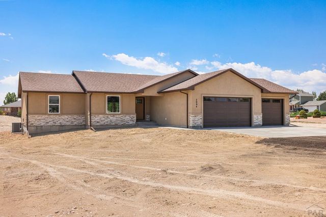 2094 W Woodstock Pl, Pueblo West, CO 81007