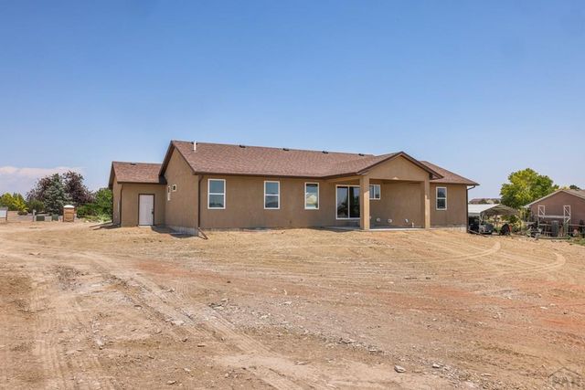 2094 W Woodstock Pl, Pueblo West, CO 81007