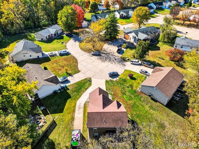 352 Fourbush Court, Winfield, MO 63389