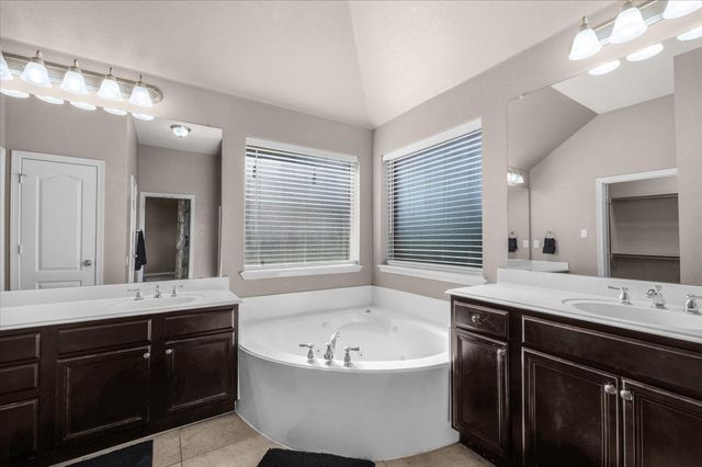 5724 Caballo Street, Fort Worth, TX 76179