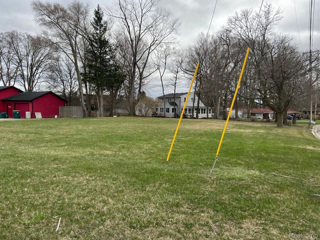 1436 E Pierson Road, Flushing, MI 48433