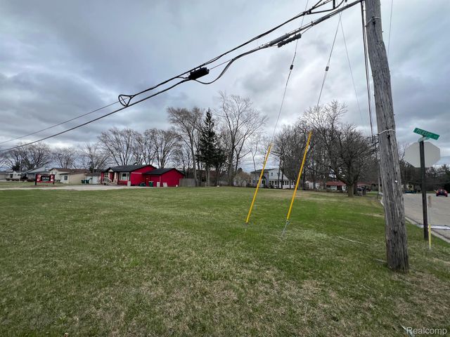 1436 E Pierson Road, Flushing, MI 48433