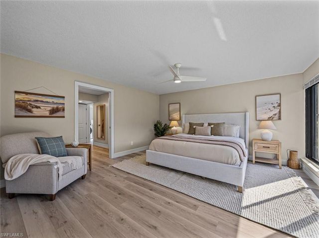 4082 Belair LN 11, Naples, FL 34103