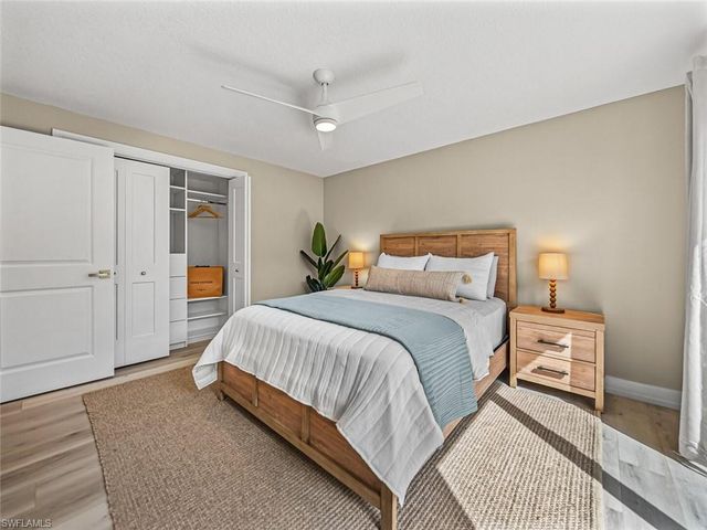 4082 Belair LN 11, Naples, FL 34103