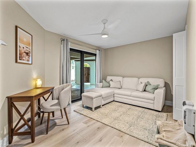 4082 Belair LN 11, Naples, FL 34103