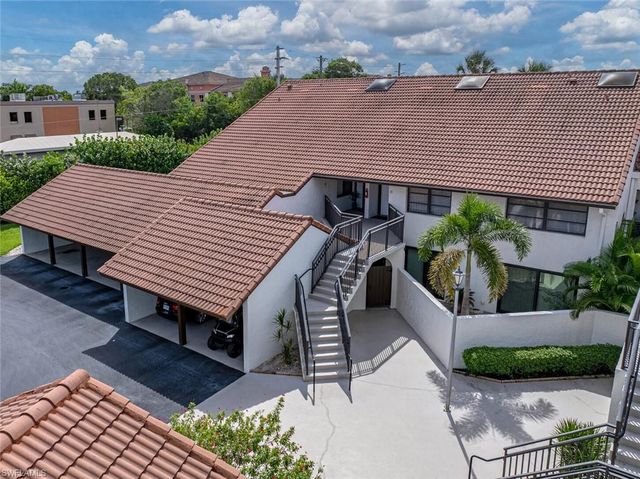 4082 Belair LN 11, Naples, FL 34103