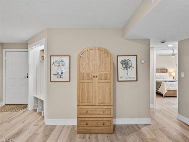4082 Belair LN 11, Naples, FL 34103