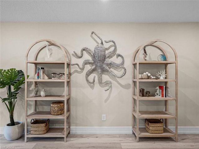 4082 Belair LN 11, Naples, FL 34103