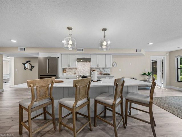 4082 Belair LN 11, Naples, FL 34103