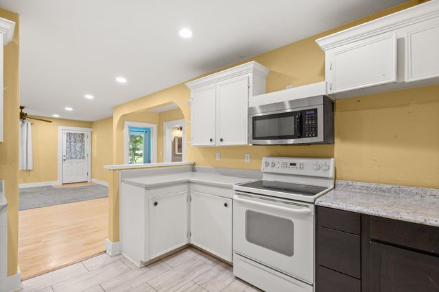 206 E Sedberry Street, Jefferson, TX 75657